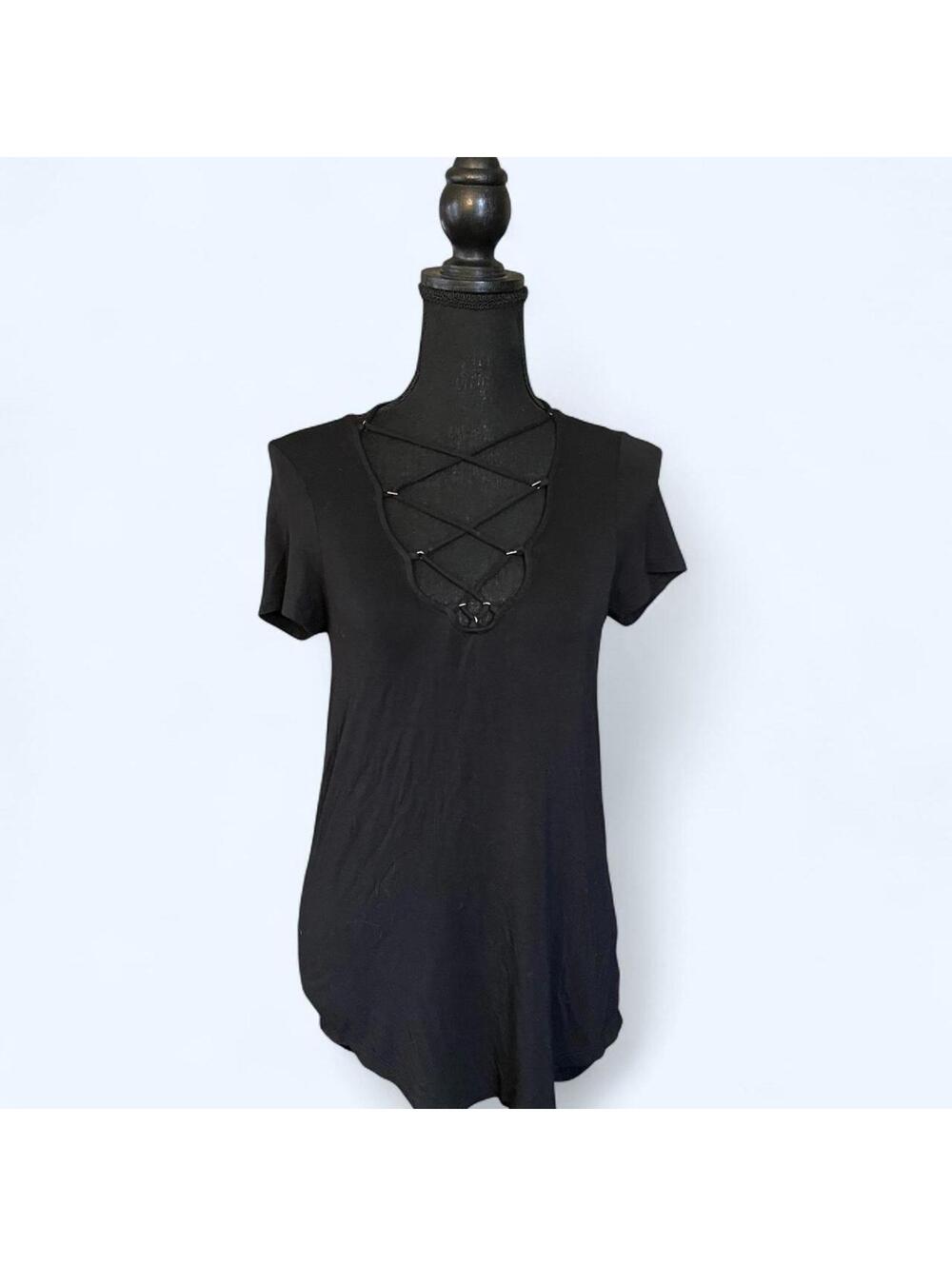 American Eagle lace up black soft & sexy tee size XS 🖤